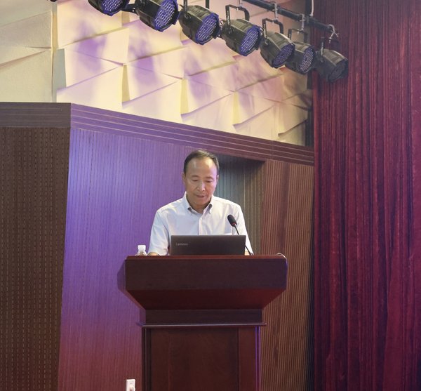 理事长发言.jpg