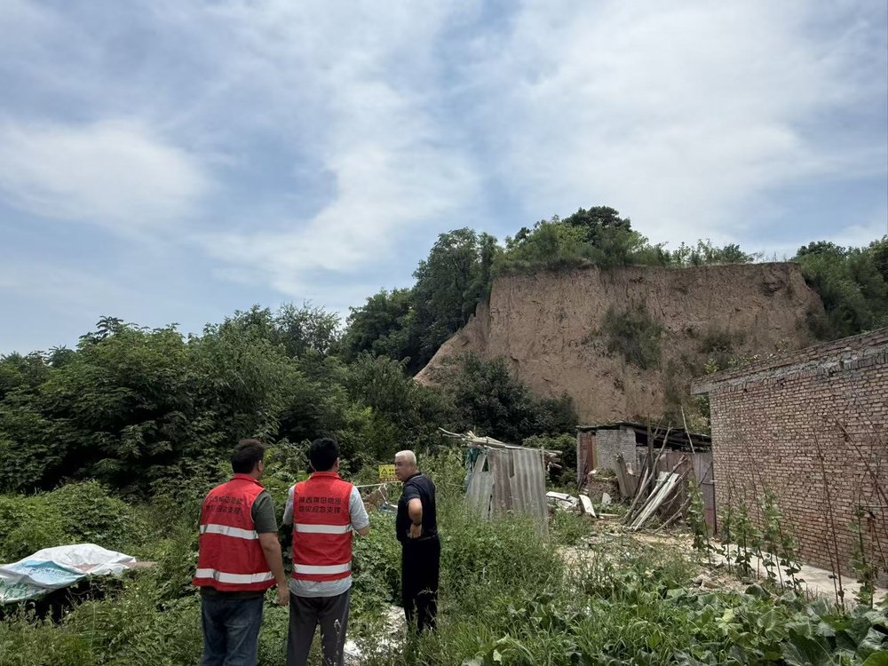 风雨中的"天地"守护——公司打好汛期地灾防治“主动仗”